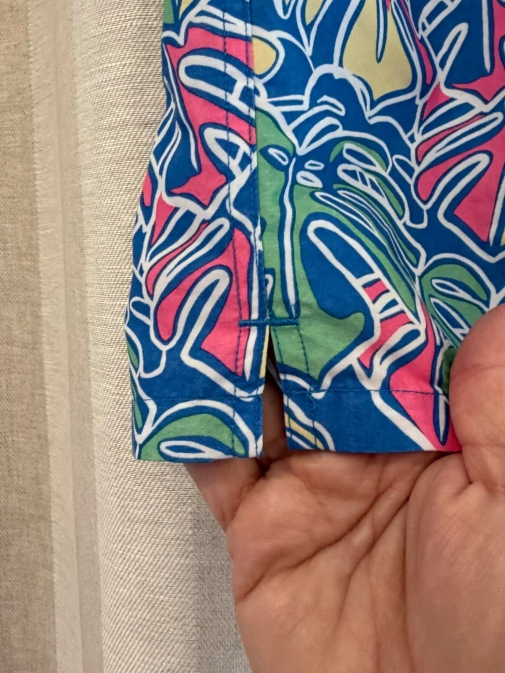 Vineyard Vines Chappy Colorful Tropical Leaves Swim Trunks, Lined, Size XS